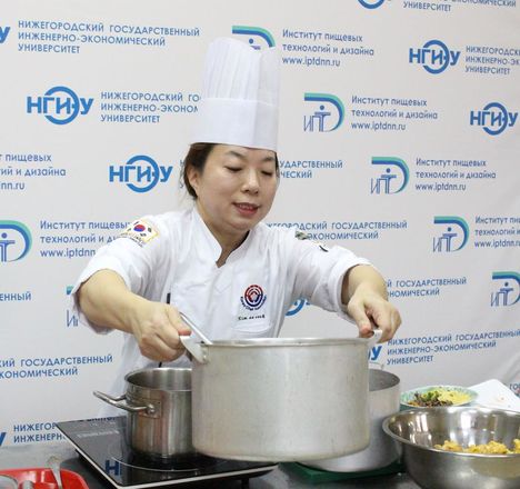 Корейские повара научили нижегородских студентов готовить национальные блюда (ФОТО) - фото 18