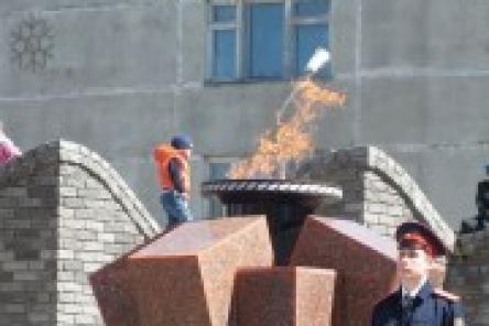 На площади Жукова в Нижнем Новгороде зажгли Вечный огонь