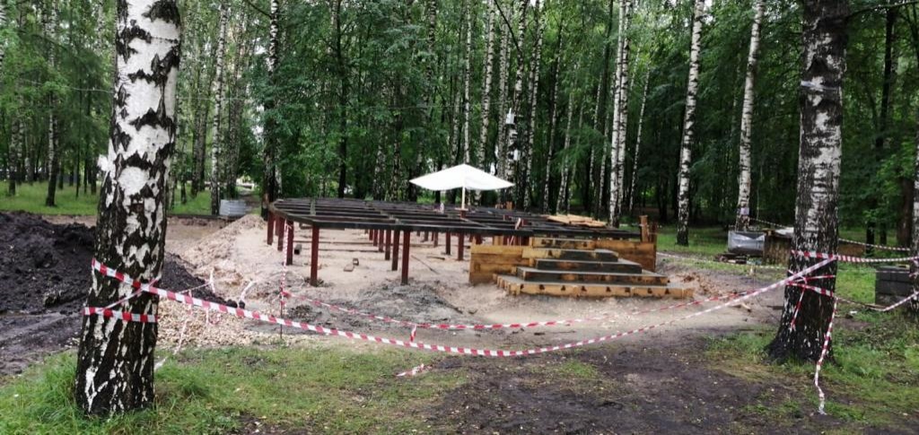 Фундамент новой сцены установили в парке им. А.С.Пушкина в Нижнем Новгороде - фото 1