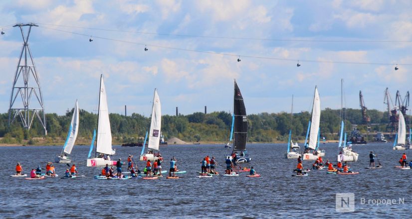 75 яхт и более 500 сапов вышли на Волгу в Нижнем Новгороде в День города - фото 59