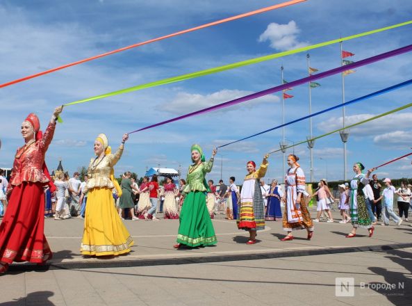 Масштабный гастрофест и концерты: как прошел День России в Нижнем Новгороде &mdash; фоторепортаж - фото 193