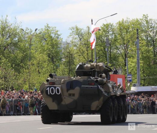 Фоторепортаж: парад в честь 80-й годовщины Победы прошел в Нижнем Новгороде - фото 228