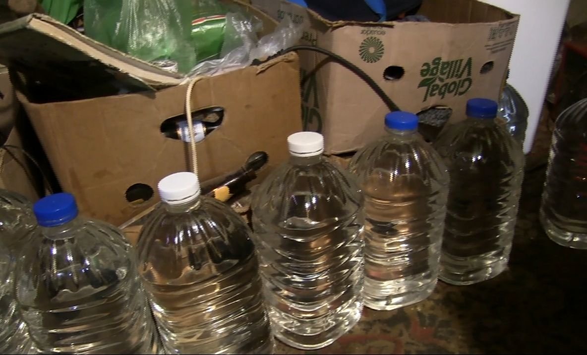 65 литров нелегального алкоголя изъяли полицейские у нижегородца - фото 1