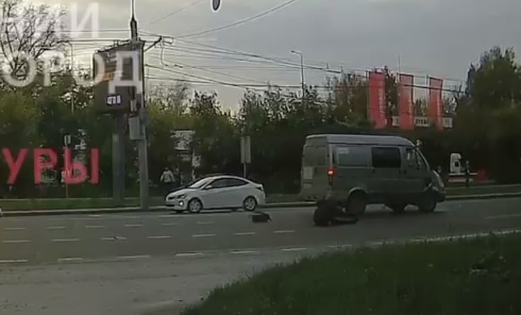 ГАЗель сбила мужчину на моноколесе на проспекте Гагарина - фото 1