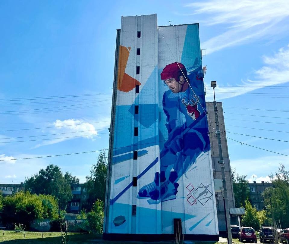 Четыре спортивных граффити появились на домах на улице Пермякова в Автозаводском районе - фото 1