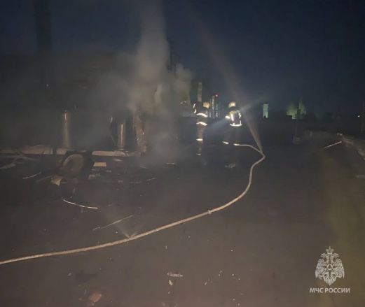 Опубликованы фото с места взрыва и пожара на заводе в Заволжье - фото 2