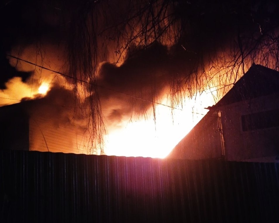 Жильцы сгоревшего дома на Печерском Съезде отказались от размещения в маневренном фонде - фото 1