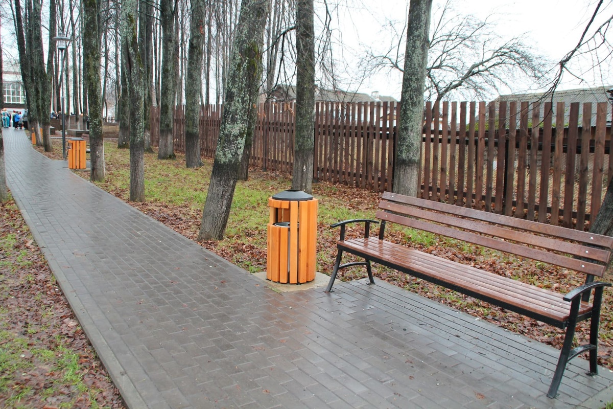Парк в поселке Красные Баки благоустроили за 6,3 млн рублей - фото 1