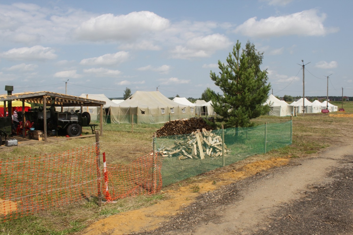 Лагерь на 3000 паломников разбили в Дивееве - фото 1