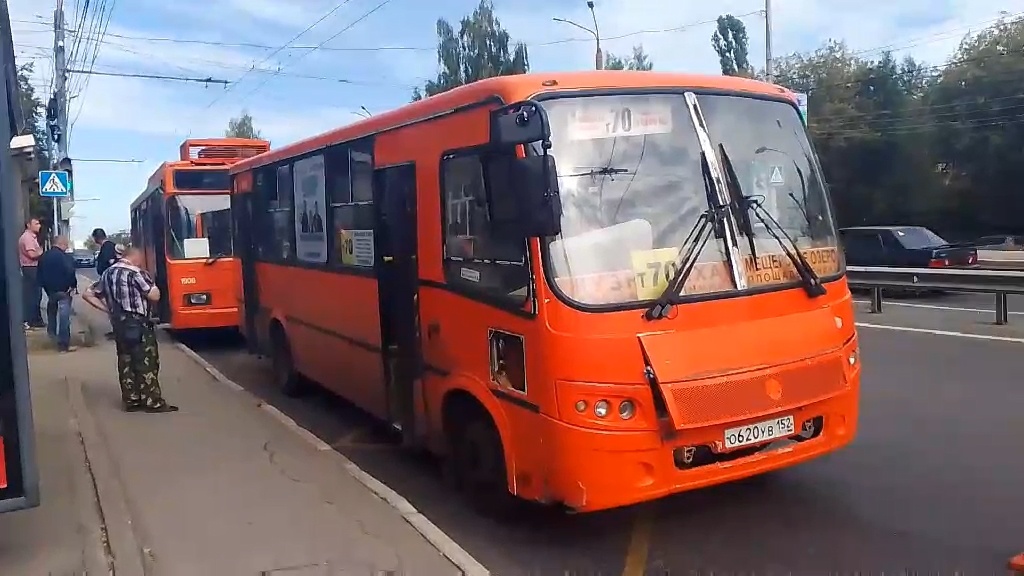 Троллейбус врезался в маршрутку в Нижнем Новгороде: один человек в больнице - фото 1