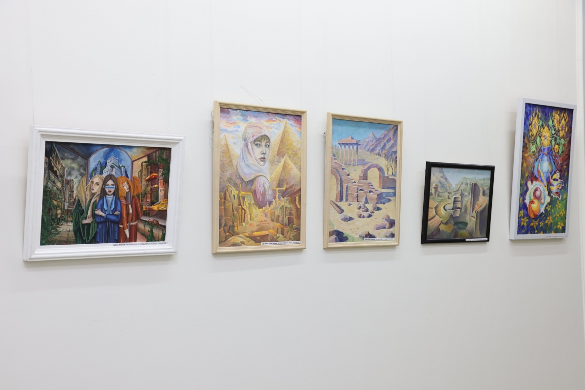 Выставка работ художников-педагогов и студентов ННГАСУ открылась в нижегородском Законодательном собрании - фото 1
