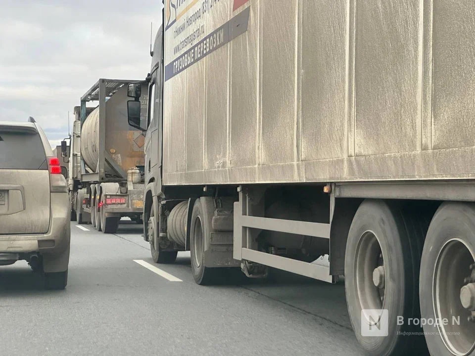 Огромная пробка образовалась на въезде в Нижний Новгород 4 мая - фото 1