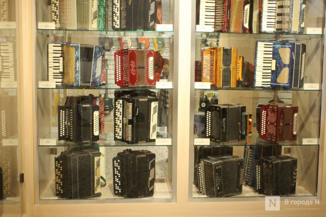 Гитара Высоцкого и барабан &laquo;Любэ&raquo;: музей музыки открылся в Нижнем Новгороде - фото 14