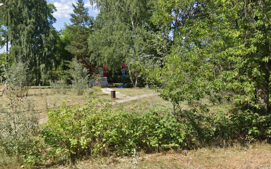 Мемориал погибшим в Великой Отечественной войне обновят в сквере поселка Левинка - фото 1
