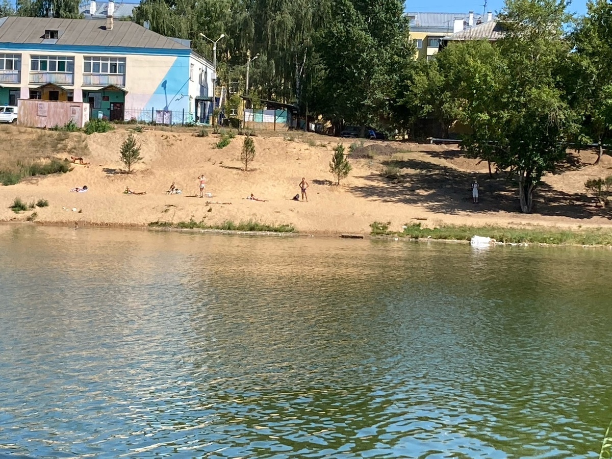 Тело утонувшего мужчины вытащили из озера Силикатного в Ленинском районе - фото 1