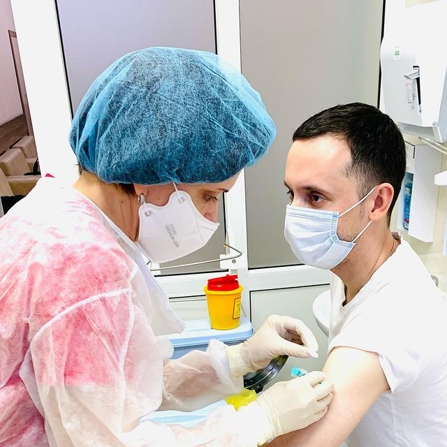 Глава нижегородского Минздрава сделал прививку от коронавируса
