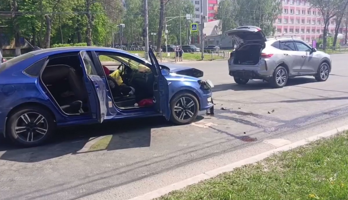 Двое детей оказались в больнице после ДТП в Нижнем Новгороде - фото 1