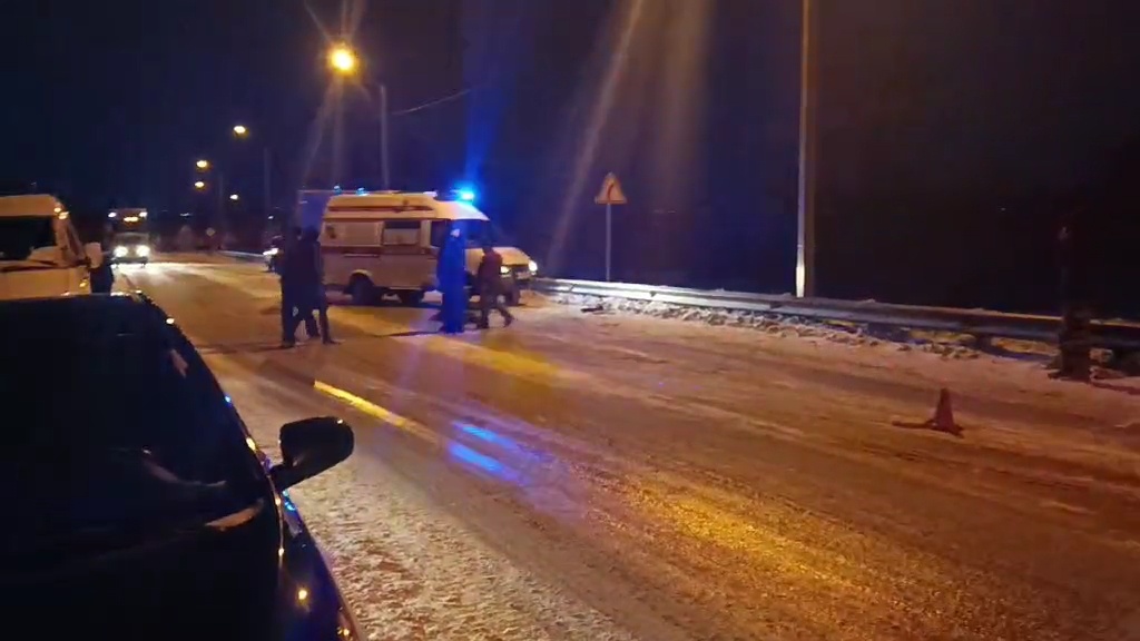 Человека насмерть сбил автомобиль в селе Починки