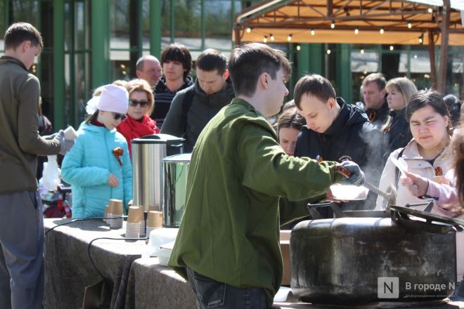 Без парада и салюта: как прошел День Победы в Нижнем Новгороде — фоторепортаж - фото 43