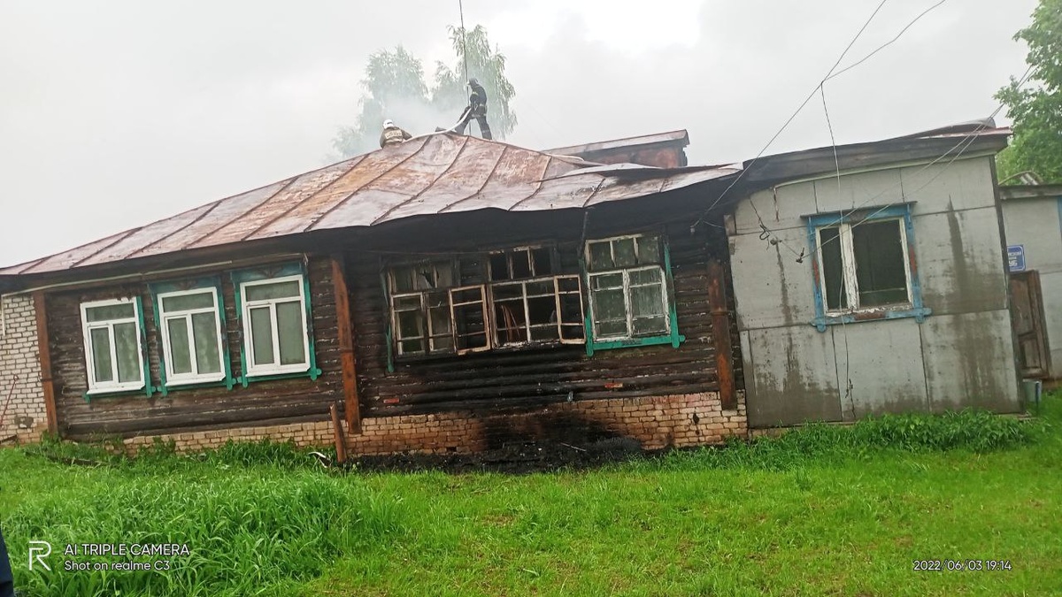 Дом культуры загорелся в селе Богданово Сосновского района - фото 1