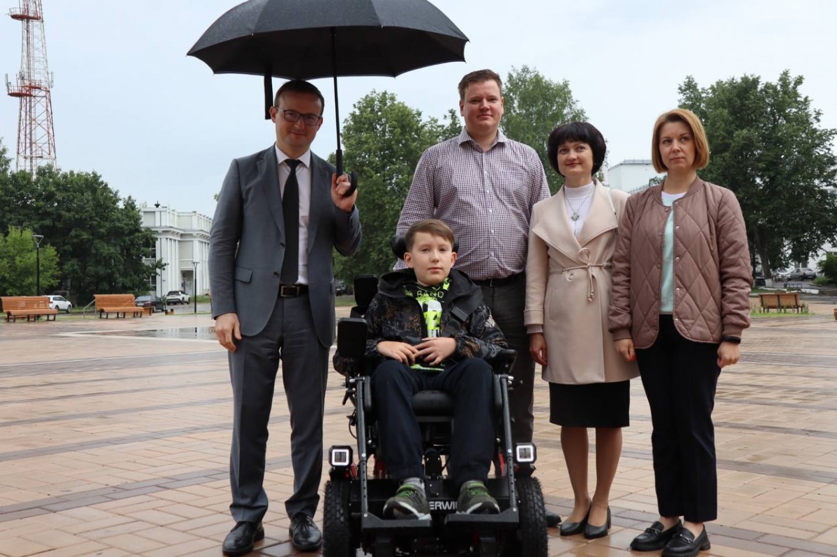 Губернатор и министр исполнили мечту 12-летнего нижегородца о коляске-трансформере - фото 3
