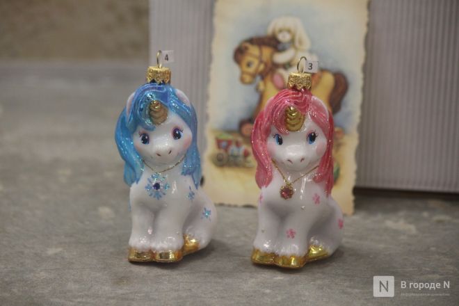 Волшебство из стекла: фоторепортаж с фабрики елочных игрушек в Нижнем Новгороде - фото 102