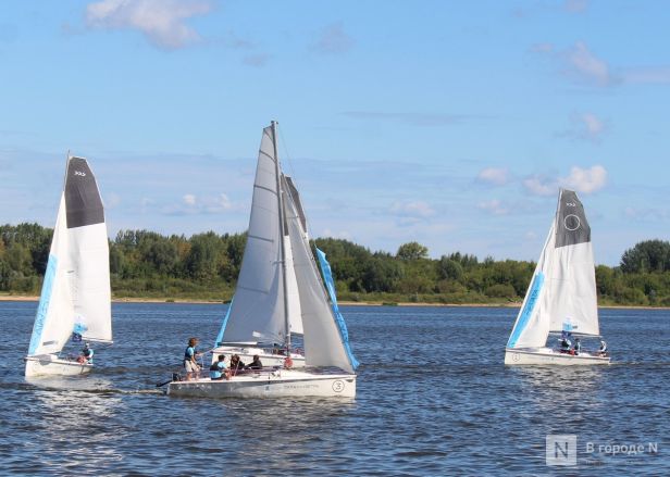 75 яхт и более 500 сапов вышли на Волгу в Нижнем Новгороде в День города - фото 7