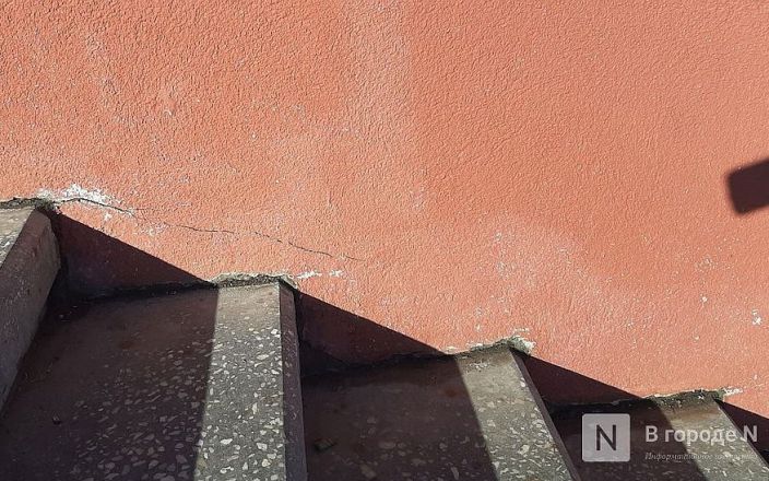 Трещины снова покрыли Чкаловскую лестницу в Нижнем Новгороде - фото 6