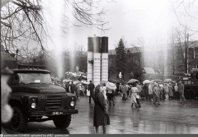 Как праздновали День Победы в Нижнем Новгороде в разные годы &mdash; архивные фото - фото 13