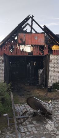 Частный дом, баня и гараж загорелись на Бору - фото 2