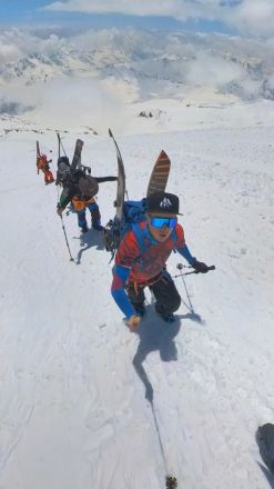 Полицейский из Нижнего Новгорода поднялся на вершину Эльбруса - фото 4