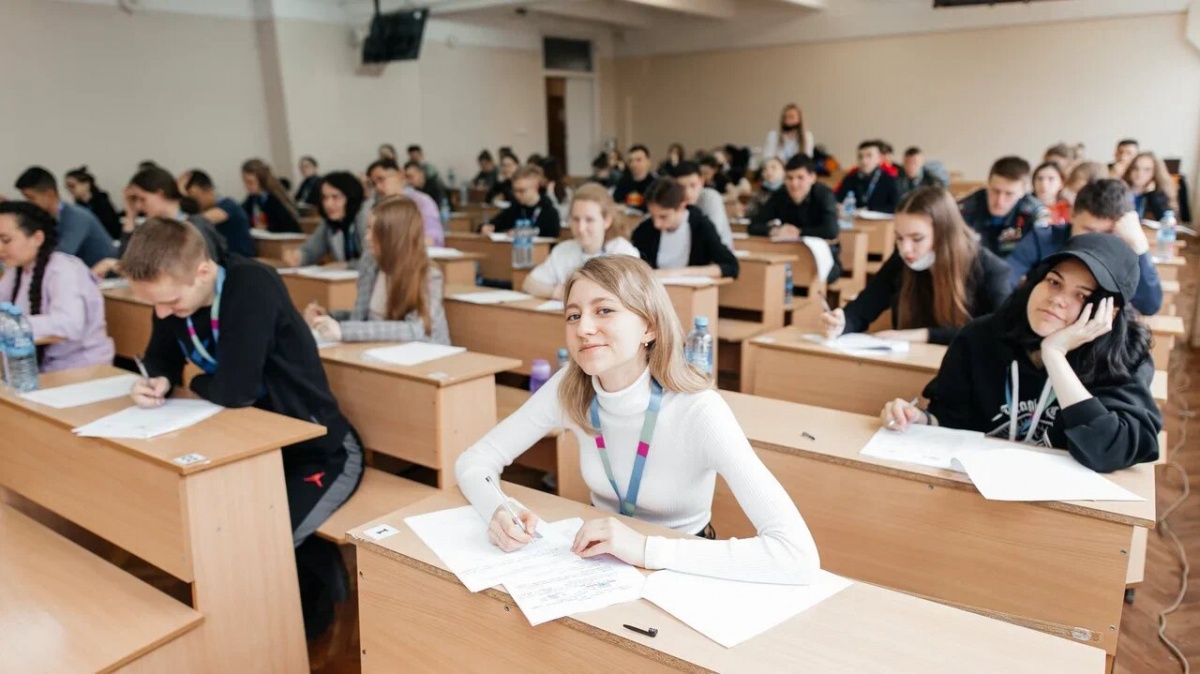 Ректор Мининского университета наградил директоров пяти нижегородских школ - фото 1