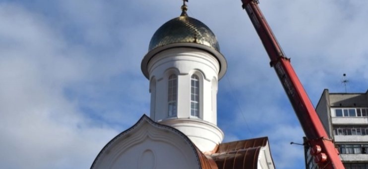 Соцсети: дзержинская церковь не заплатила за купол - фото 1