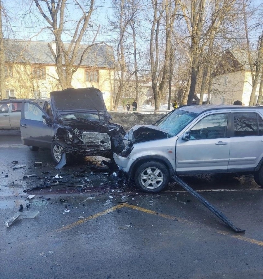 Два человека погибли в лобовом ДТП в Нижегородской области