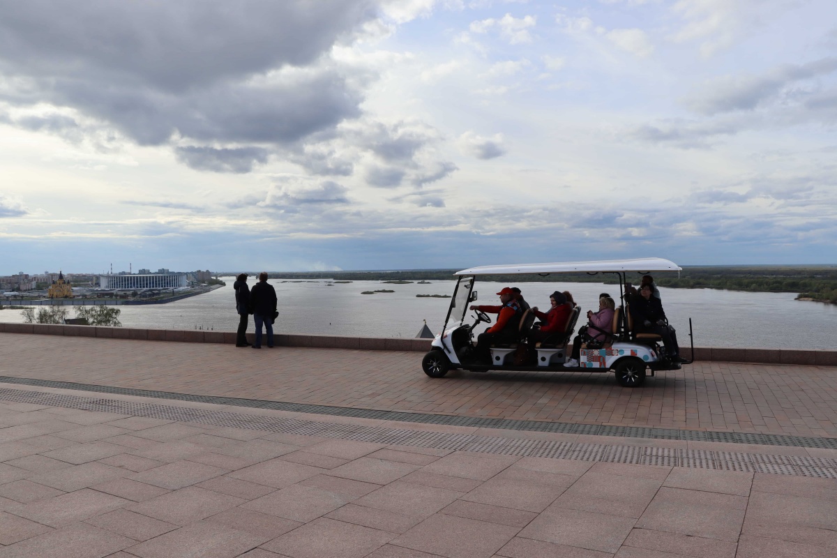 Экскурсии на электромобилях по Нижегородскому кремлю возобновятся с 1 апреля - фото 1