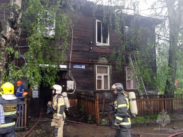 27 человек эвакуировались из горящего жилого дома в Балахне - фото 3