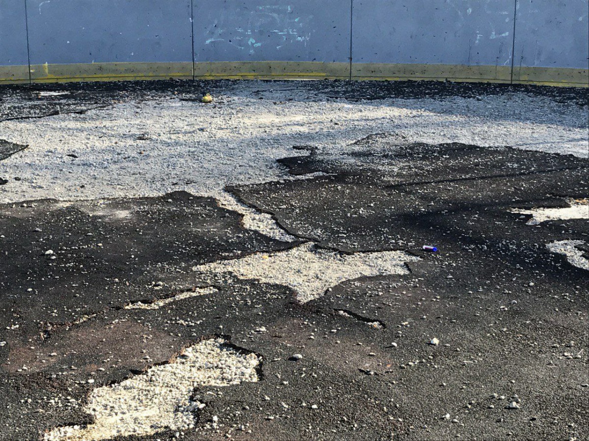 Нижегородцы просят отремонтировать хоккейную площадку на территории школы № 54 - фото 1