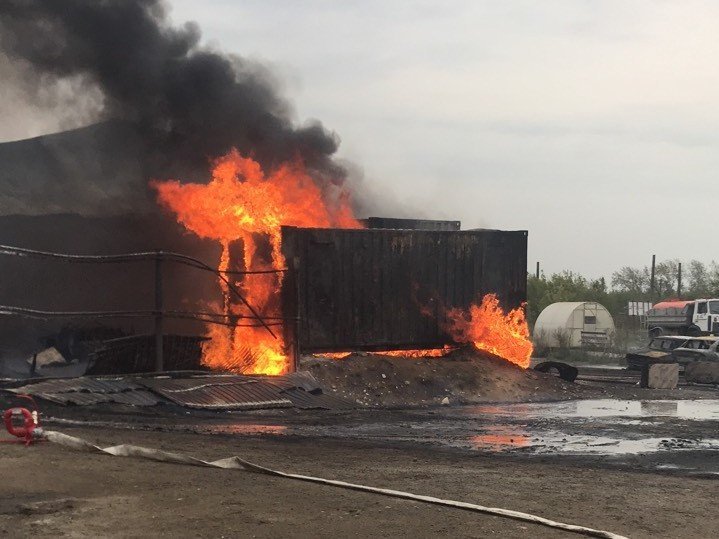 Следственный комитет выясняет обстоятельства пожара на химзаводе в Дзержинске - фото 1