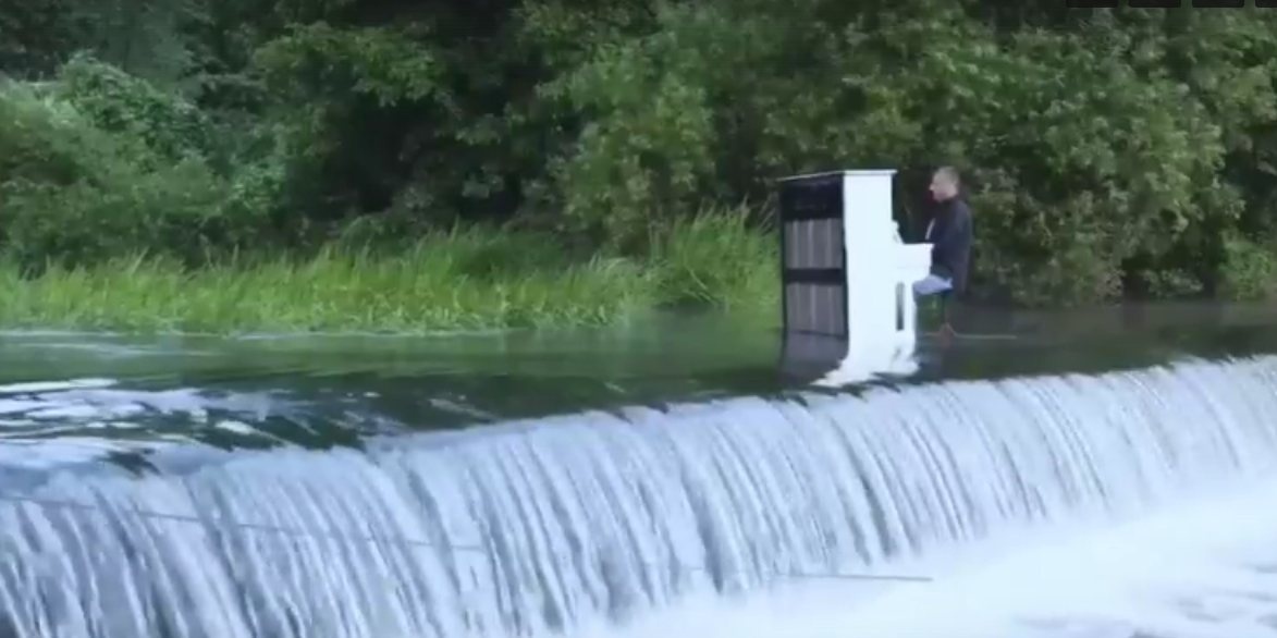 Нижегородский врач снял клип на фоне Кудьминского водопада