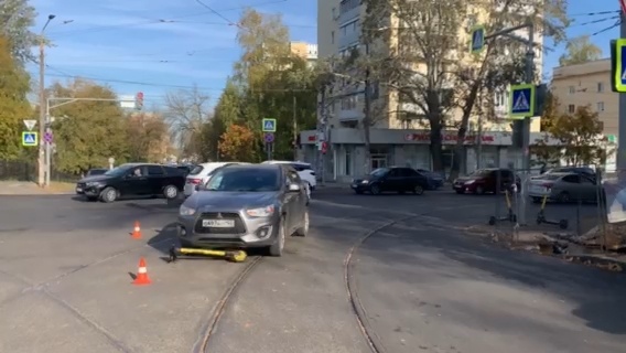 Иномарка сбила 17-летнюю девушку на самокате в Нижнем Новгороде - фото 1