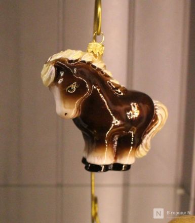 Нижегородцам показали известную фабрику елочных игрушек изнутри - фото 7