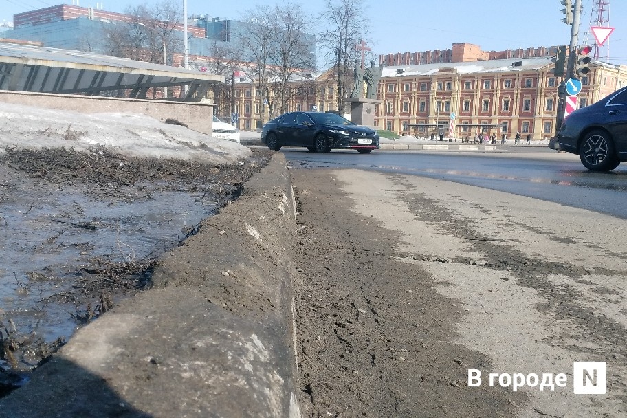 Эксперт рассказала, чем опасны остатки пескосоляной смеси на нижегородских дорогах - фото 1