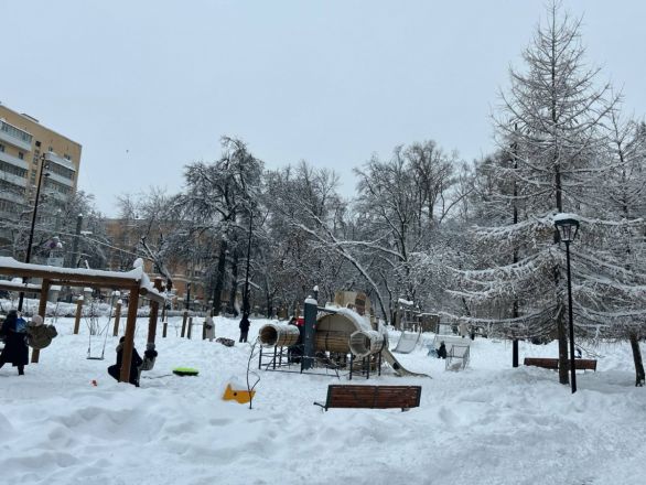 Утонули в сугробах: фоторепортаж с улиц Нижнего Новгорода после снежного апокалипсиса - фото 20
