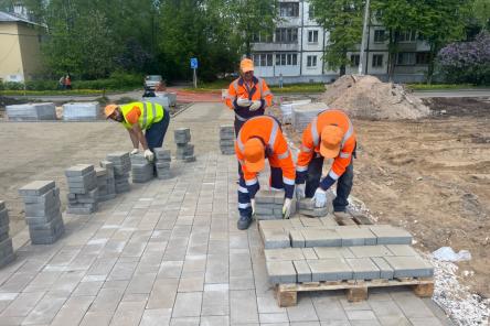 Монтаж освещения начался в сквере на улице Чаадаева в Нижнем Новгороде